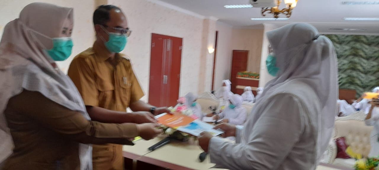 Serah Terima Mahasiswa AKPER Baiturrahmah Semester IV di RSUD Padang Pariaman.