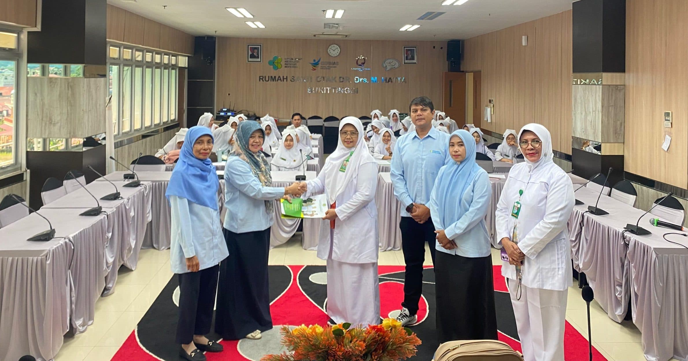 Serah Terima Mahasiswa Akademi Keperawatan Baiturrahmah Padang di RSO Dr. Drs. M. Hatta Bukittinggi
