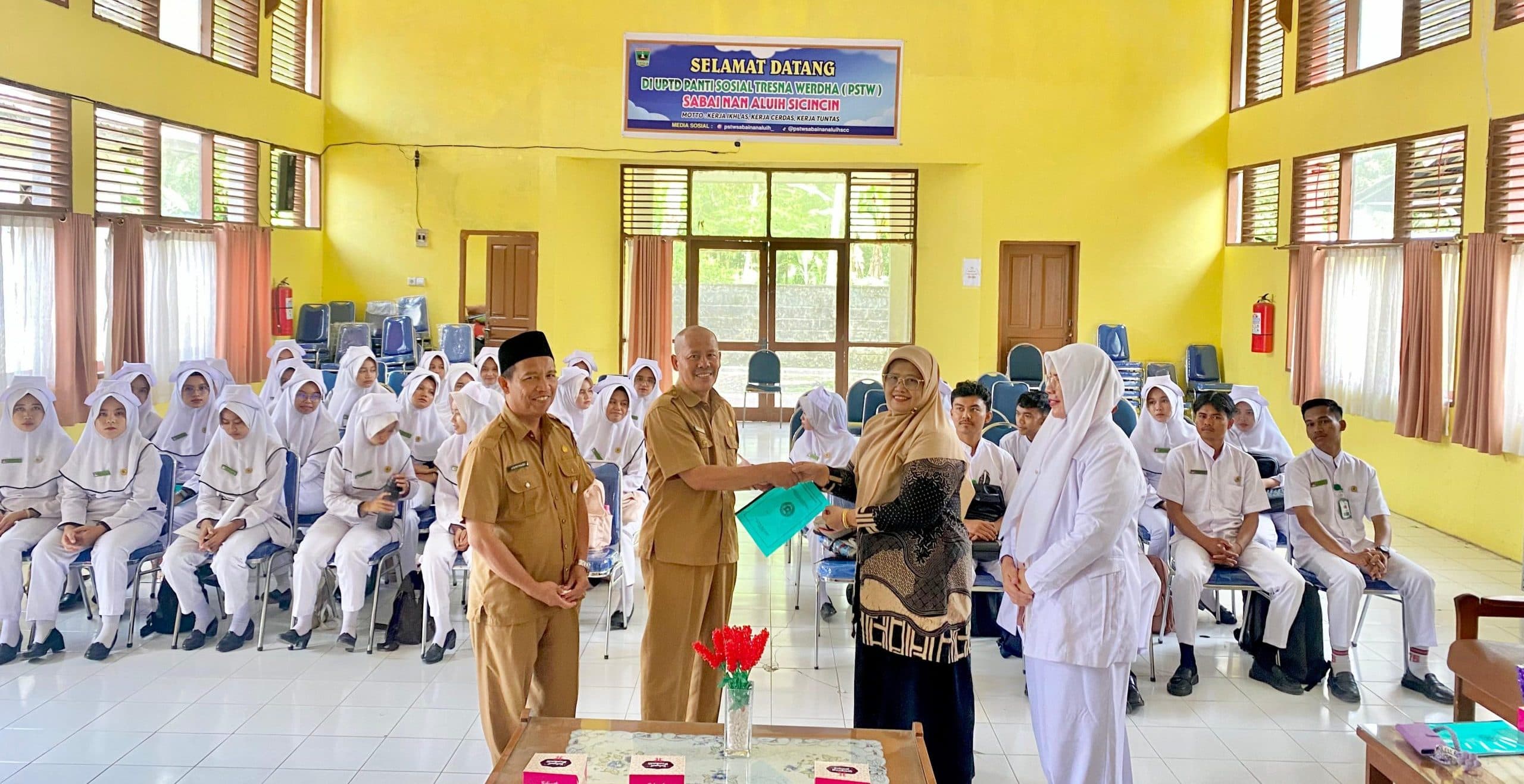 Akademi Keperawatan Baiturrahmah Laksanakan Serah Terima Mahasiswa Praktik di PSTW Sabai Nan Aluih Sicincin